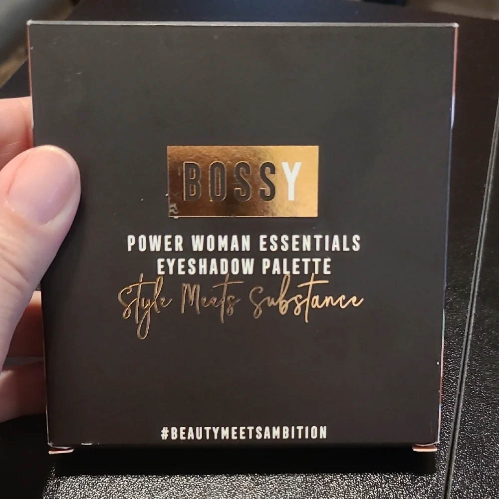 Bossy Eyeshadow- Style Meets Substance Eyeshadow Palette